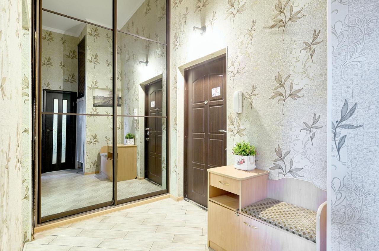 S12-58 MODERN APARTHOTEL WITH TWO 2BEDROOMS IN CENTRAL KIEV - BESSARABSKA SQUERE - GULLIVER MALL - OLYMPIC STADIUM - PALACE OF SPORTS - Saksahanskoho St, 12Б Екстер'єр фото