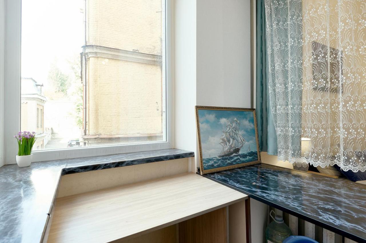S12-58 MODERN APARTHOTEL WITH TWO 2BEDROOMS IN CENTRAL KIEV - BESSARABSKA SQUERE - GULLIVER MALL - OLYMPIC STADIUM - PALACE OF SPORTS - Saksahanskoho St, 12Б Екстер'єр фото