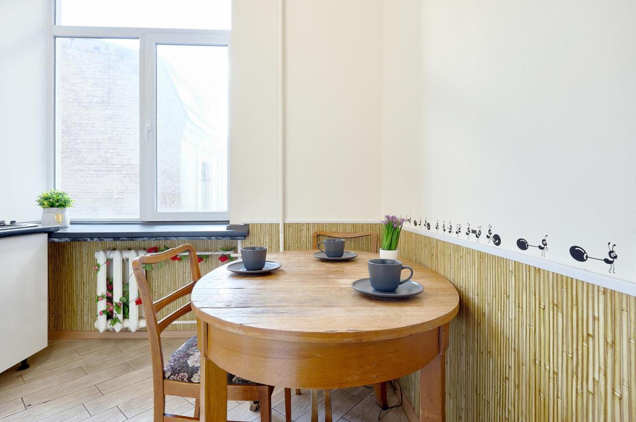 S12-58 MODERN APARTHOTEL WITH TWO 2BEDROOMS IN CENTRAL KIEV - BESSARABSKA SQUERE - GULLIVER MALL - OLYMPIC STADIUM - PALACE OF SPORTS - Saksahanskoho St, 12Б Екстер'єр фото